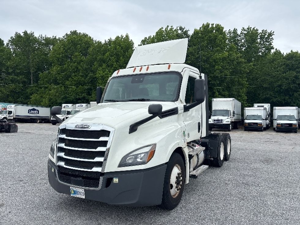 Day Cab Tractor-Heavy Duty Tractors-Freightliner-2022-T12664ST-Greer-SC-271,386\n\t\tmiles-$ 75,000 - Image 3