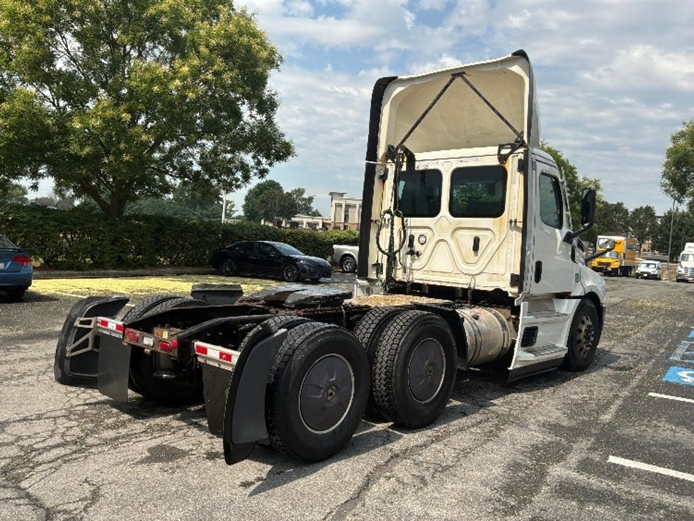 Day Cab Tractor-Heavy Duty Tractors-Freightliner-2022-T12664ST-Hagerstown-MD-773,692\n\t\tmiles-$ 29,500 - Image 7