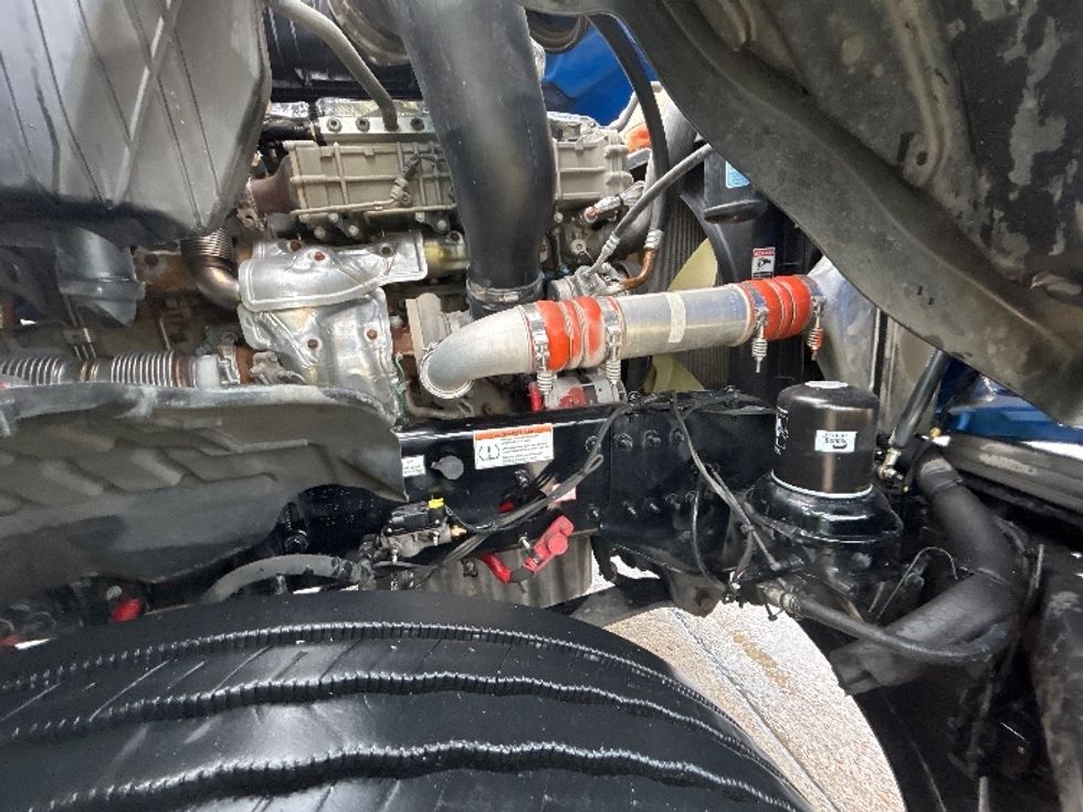 Day Cab Tractor-Heavy Duty Tractors-Freightliner-2022-T12664ST-Hammond-LA-311,788\n\t\tmiles-$ 94,000 - Image 15