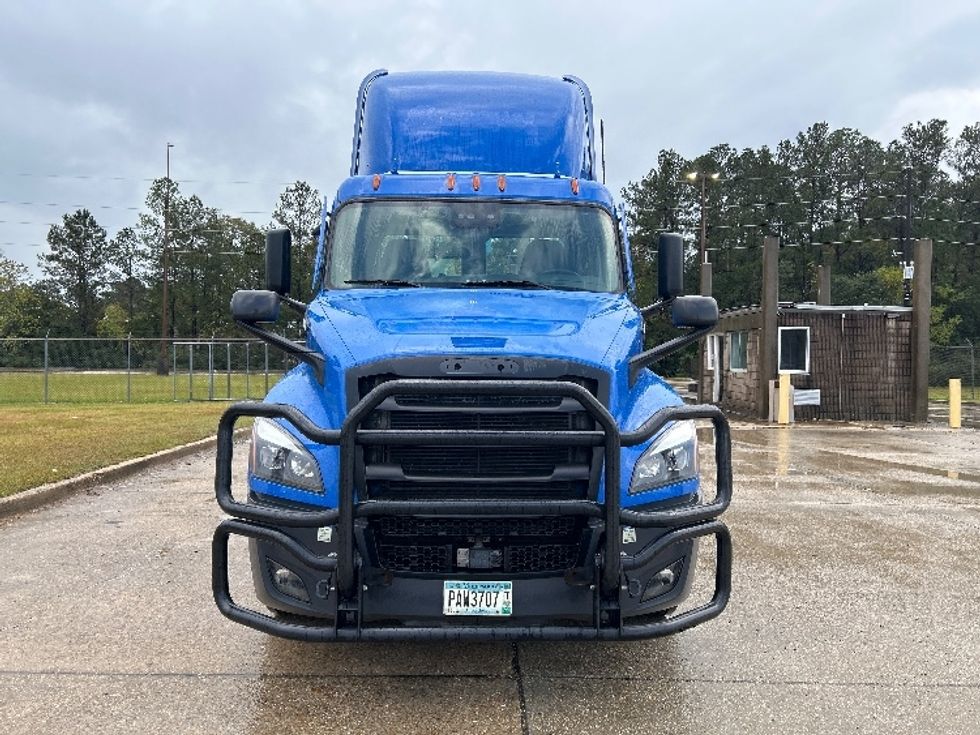 Day Cab Tractor-Heavy Duty Tractors-Freightliner-2022-T12664ST-Hammond-LA-354,103\n\t\tmiles-$ 72,750 - Image 2