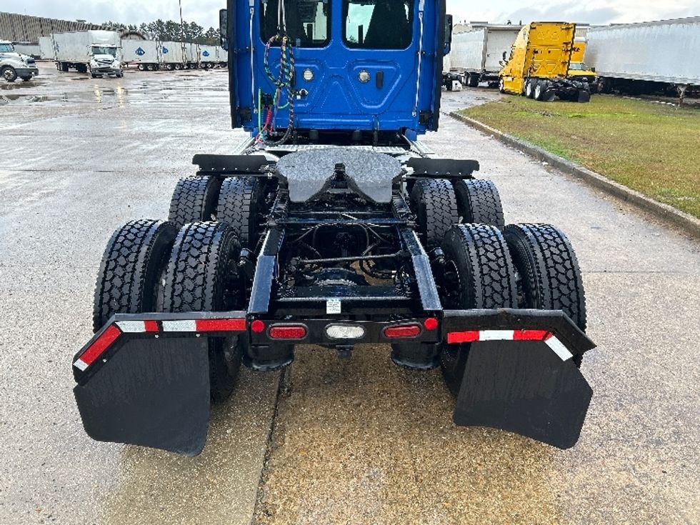 Day Cab Tractor-Heavy Duty Tractors-Freightliner-2022-T12664ST-Hammond-LA-354,103\n\t\tmiles-$ 72,750 - Image 6