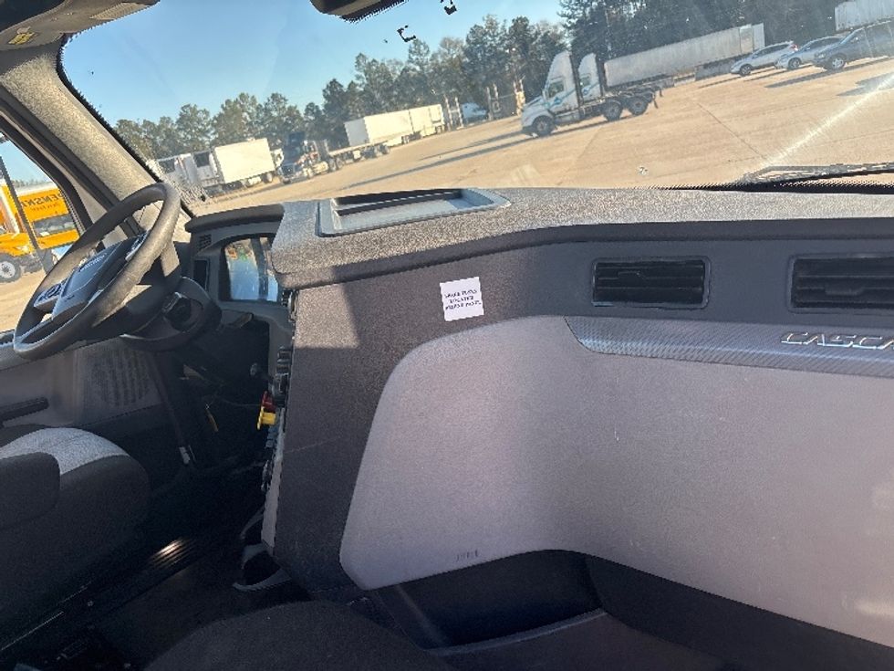 Day Cab Tractor-Heavy Duty Tractors-Freightliner-2022-T12664ST-Hammond-LA-820,515\n\t\tmiles-$ 29,750 - Image 14