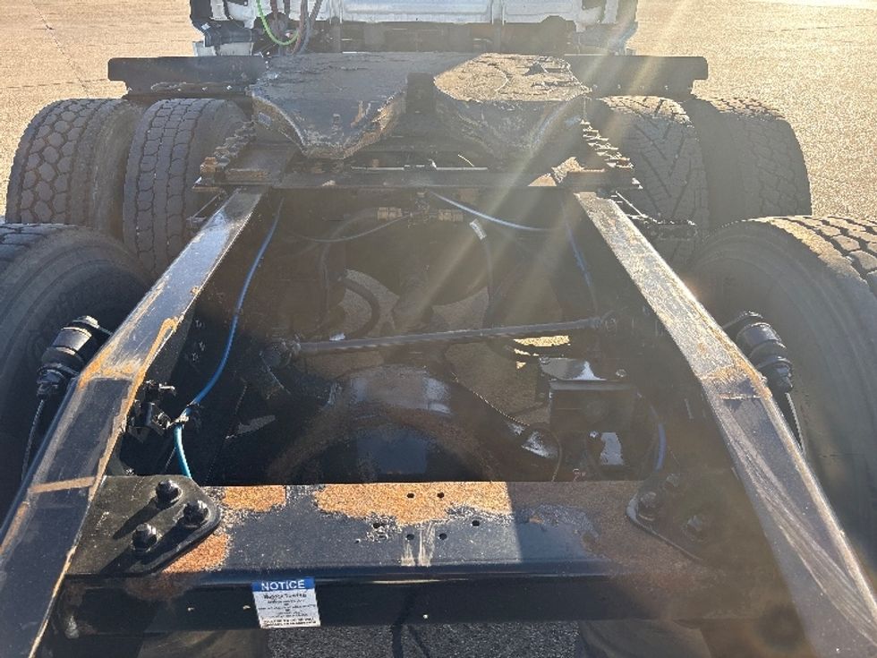 Day Cab Tractor-Heavy Duty Tractors-Freightliner-2022-T12664ST-Hammond-LA-820,515\n\t\tmiles-$ 29,750 - Image 6