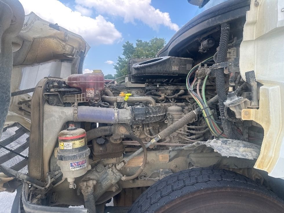 Day Cab Tractor-Heavy Duty Tractors-Freightliner-2022-T12664ST-Hammond-LA-87,997\n\t\tmiles-$ 87,500 - Image 16