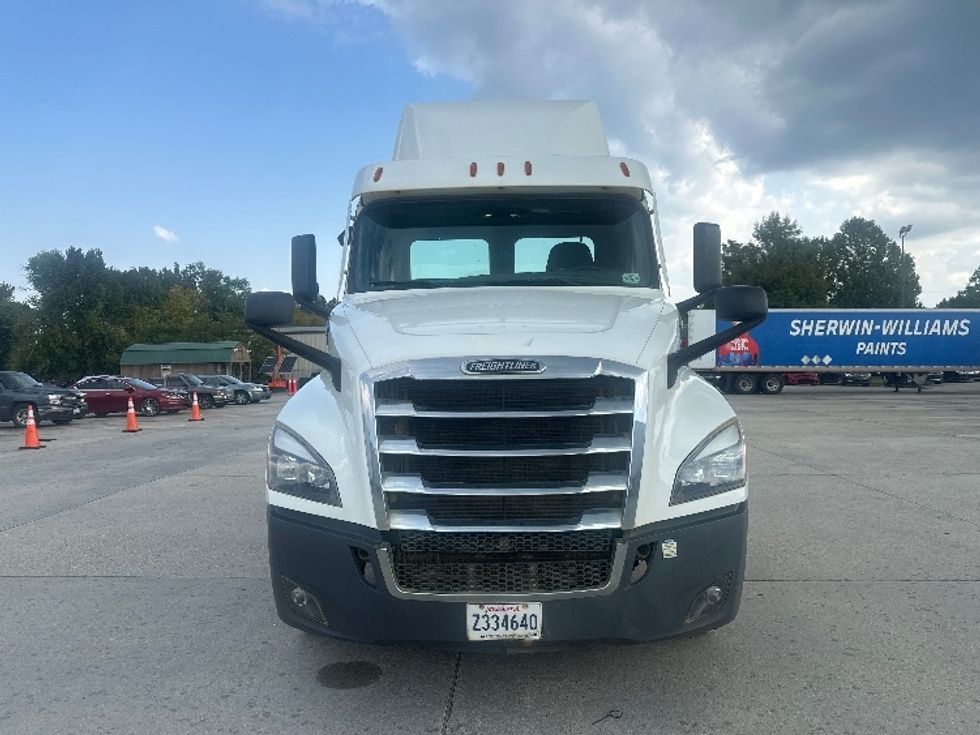 Day Cab Tractor-Heavy Duty Tractors-Freightliner-2022-T12664ST-Hammond-LA-87,997\n\t\tmiles-$ 87,500 - Image 2