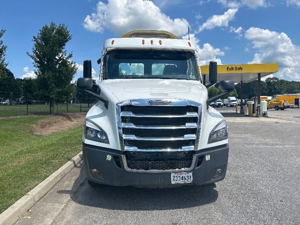 Day Cab Tractor-Heavy Duty Tractors-Freightliner-2022-T12664ST-Hammond-LA-97,045\n\t\tmiles-$ 87,000 - Image 2