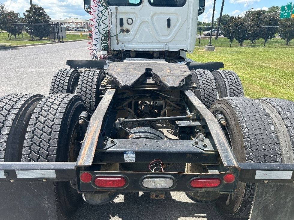 Day Cab Tractor-Heavy Duty Tractors-Freightliner-2022-T12664ST-Hammond-LA-97,045\n\t\tmiles-$ 87,000 - Image 6