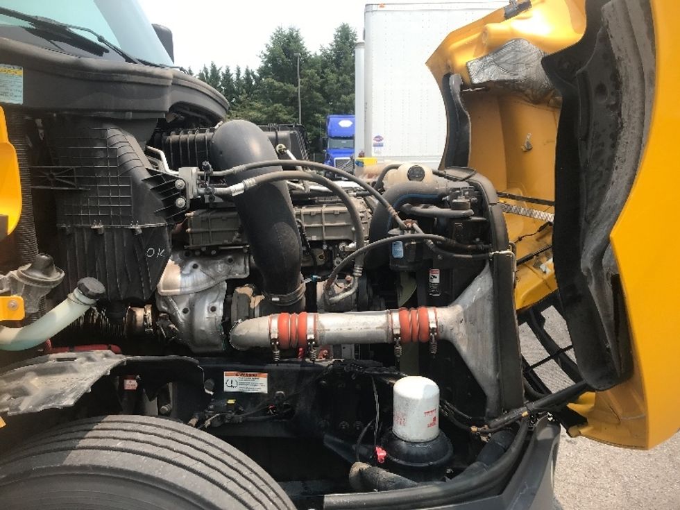 2022 Freightliner Cascadia 126" Day cab photo 12