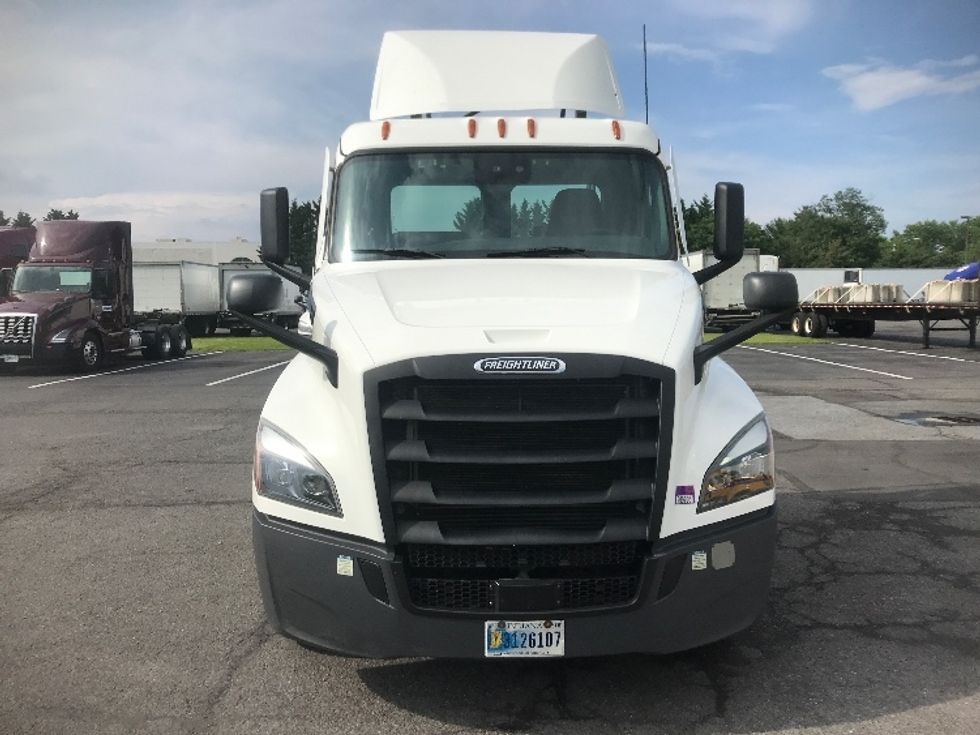 Day Cab Tractor-Heavy Duty Tractors-Freightliner-2022-T12664ST-Harrisburg-PA-296,256\n\t\tmiles-$ 71,750 - Image 2