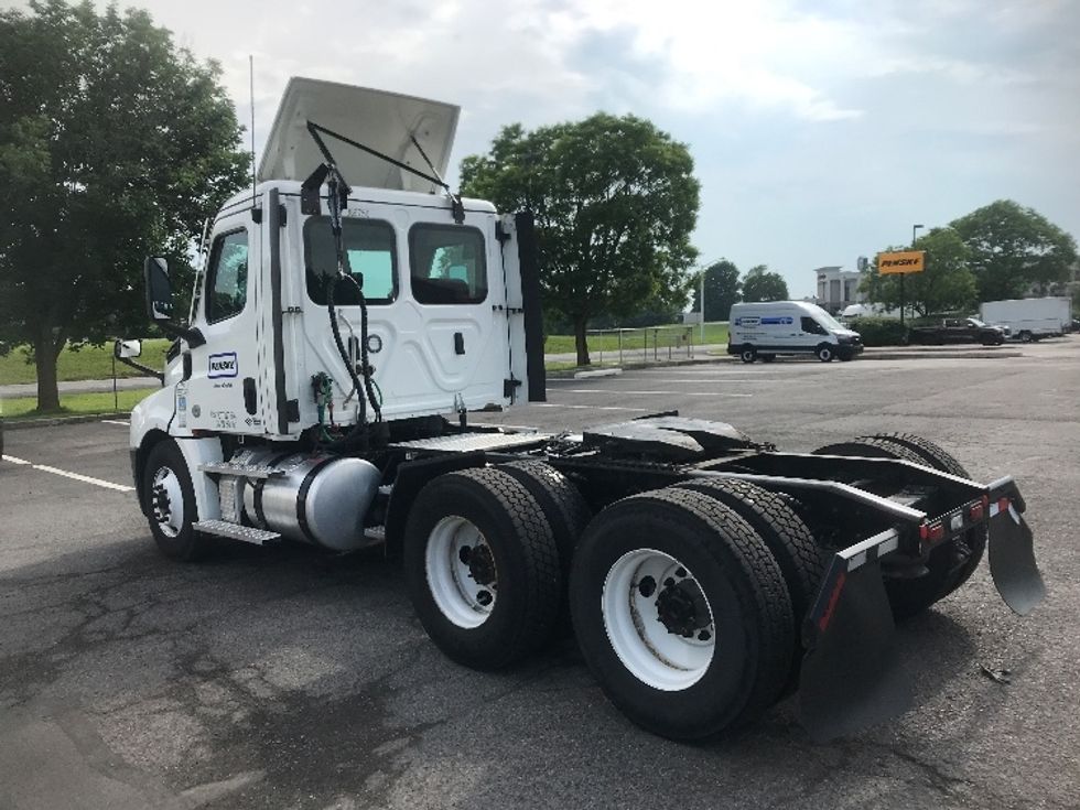 Day Cab Tractor-Heavy Duty Tractors-Freightliner-2022-T12664ST-Harrisburg-PA-296,256\n\t\tmiles-$ 71,750 - Image 5