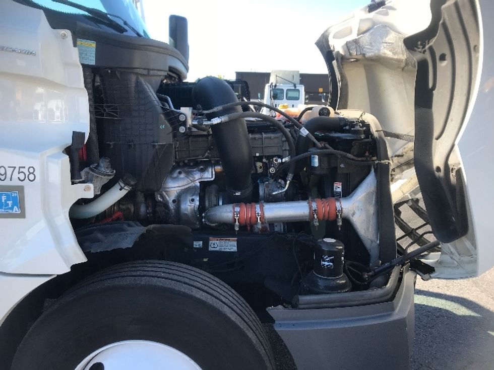 Day Cab Tractor-Heavy Duty Tractors-Freightliner-2022-T12664ST-Harrisburg-PA-460,004\n\t\tmiles-$ 54,500 - Image 15