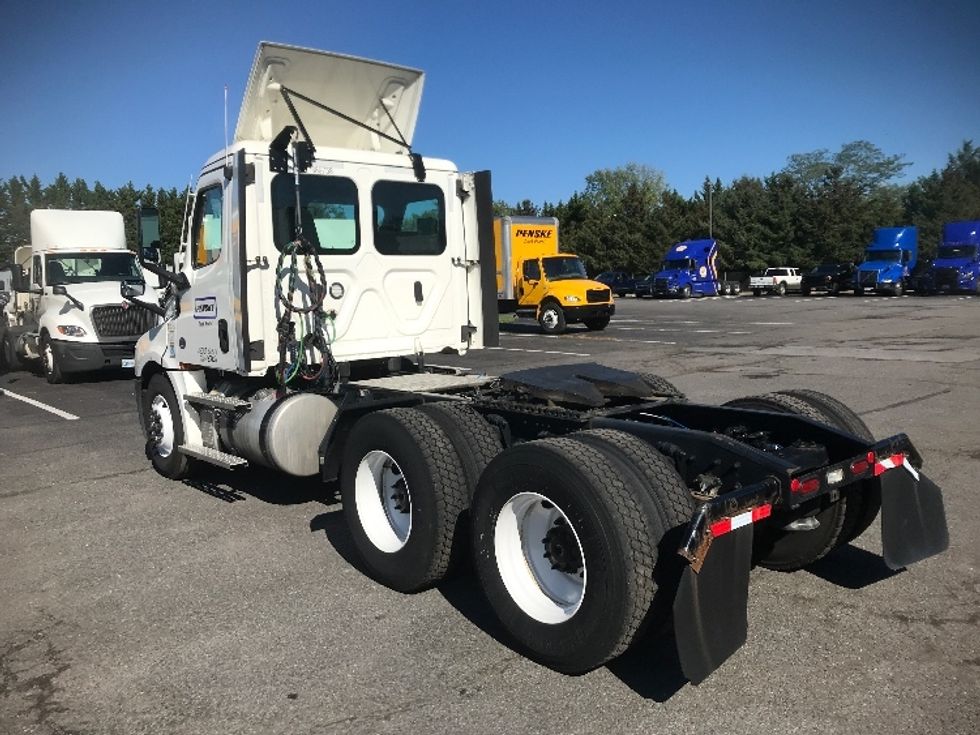 Day Cab Tractor-Heavy Duty Tractors-Freightliner-2022-T12664ST-Harrisburg-PA-460,004\n\t\tmiles-$ 54,500 - Image 5