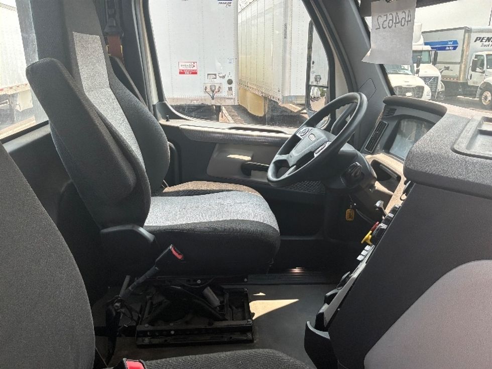 Day Cab Tractor-Heavy Duty Tractors-Freightliner-2022-T12664ST-Harrisburg-PA-606,000\n\t\tmiles-$ 37,750 - Image 14
