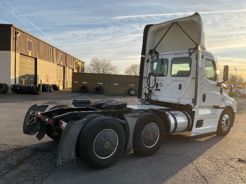 Day Cab Tractor-Heavy Duty Tractors-Freightliner-2022-T12664ST-Harrisburg-PA-628,707\n\t\tmiles-$ 33,250 - Image 7