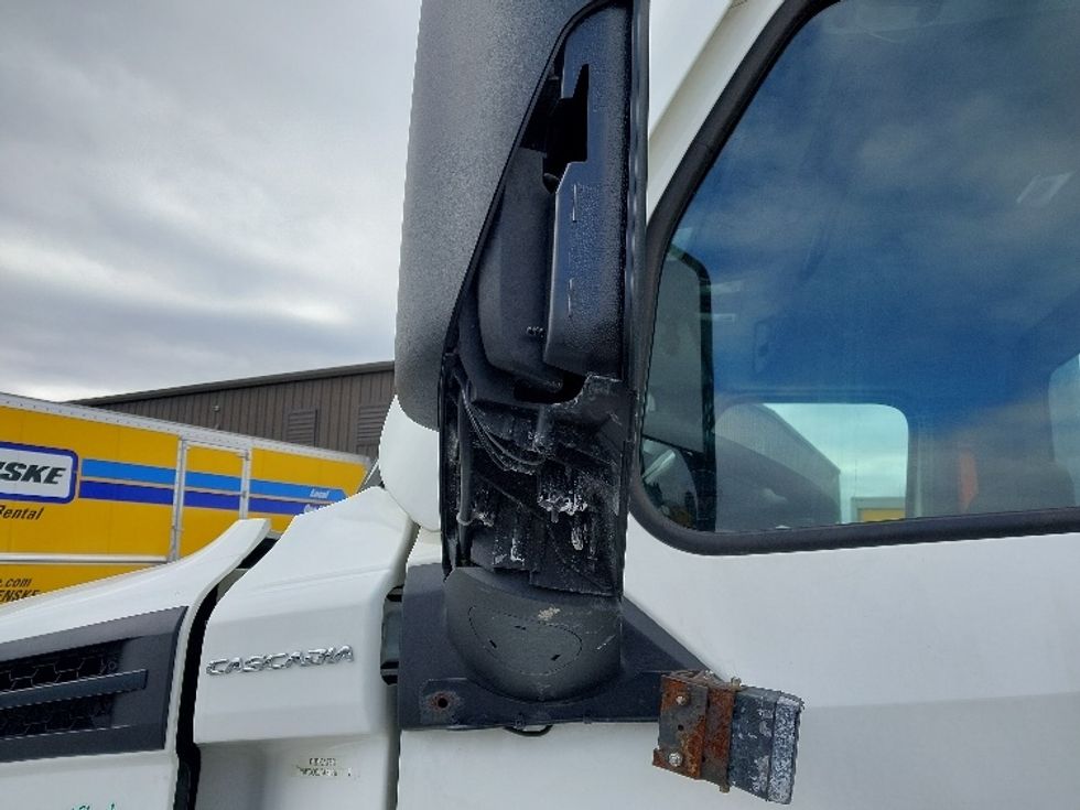 Day Cab Tractor-Heavy Duty Tractors-Freightliner-2022-T12664ST-Harrisburg-PA-700,639\n\t\tmiles-$ 30,000 - Image 19