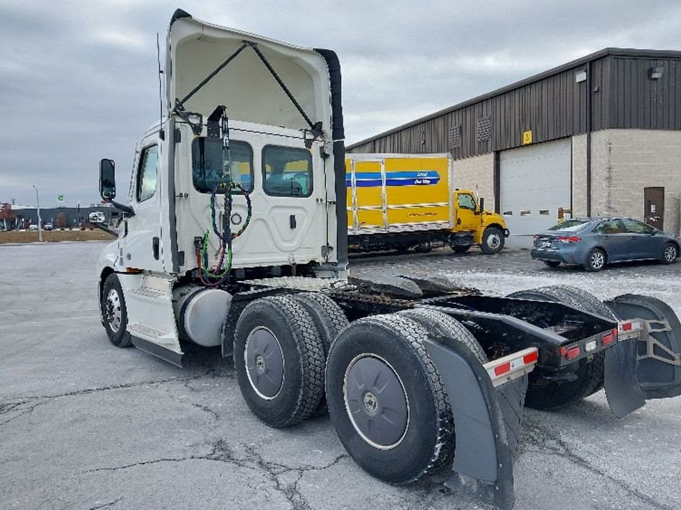 Day Cab Tractor-Heavy Duty Tractors-Freightliner-2022-T12664ST-Harrisburg-PA-700,639\n\t\tmiles-$ 30,000 - Image 5