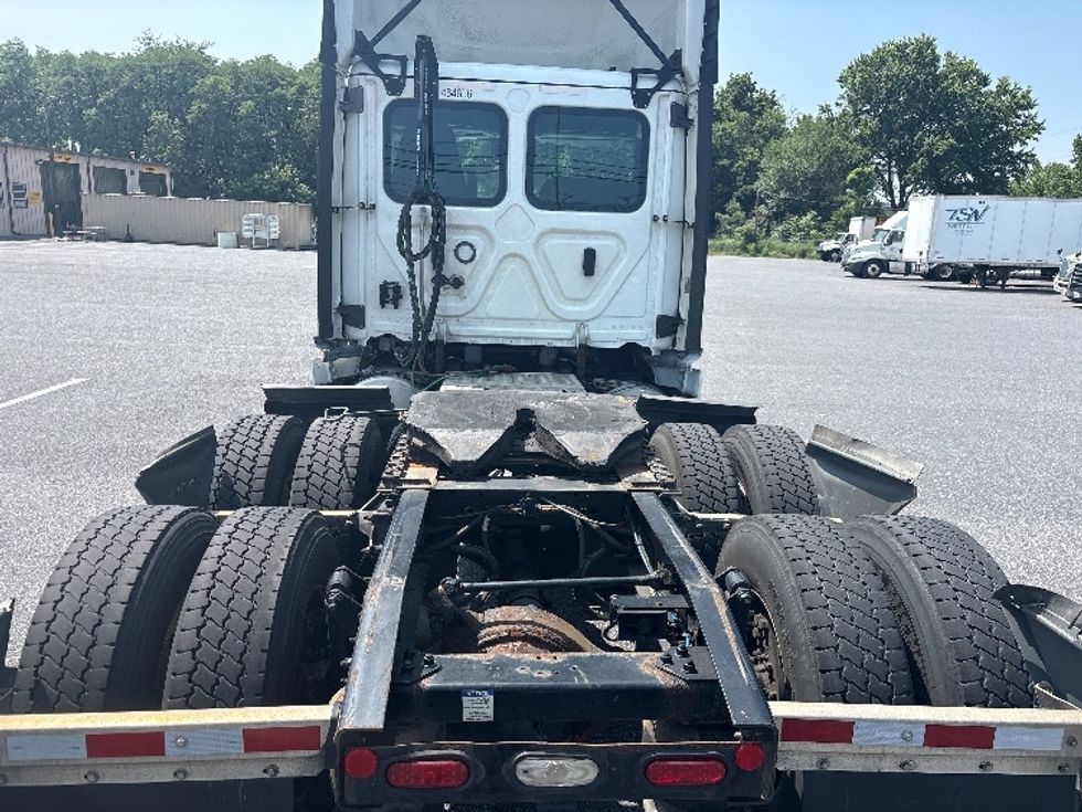Day Cab Tractor-Heavy Duty Tractors-Freightliner-2022-T12664ST-Harrisburg-PA-731,760\n\t\tmiles-$ 29,500 - Image 6
