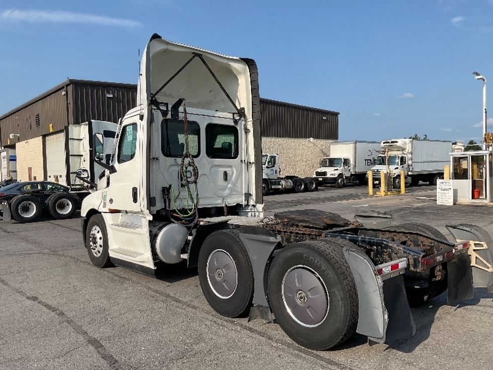 Day Cab Tractor-Heavy Duty Tractors-Freightliner-2022-T12664ST-Harrisburg-PA-734,476\n\t\tmiles-$ 29,500 - Image 5