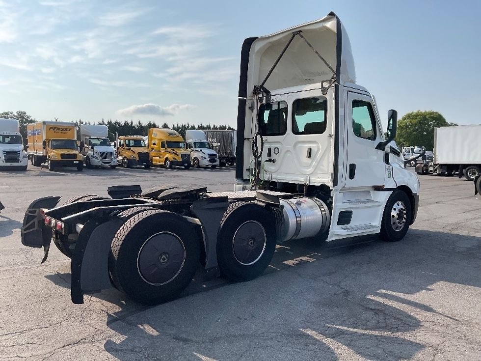 Day Cab Tractor-Heavy Duty Tractors-Freightliner-2022-T12664ST-Harrisburg-PA-734,476\n\t\tmiles-$ 29,500 - Image 7