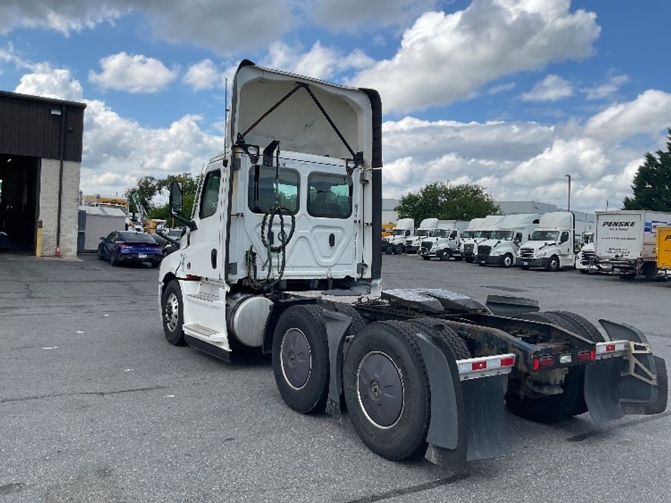 Day Cab Tractor-Heavy Duty Tractors-Freightliner-2022-T12664ST-Harrisburg-PA-746,026\n\t\tmiles-$ 29,500 - Image 5