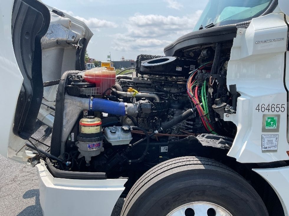 Day Cab Tractor-Heavy Duty Tractors-Freightliner-2022-T12664ST-Harrisburg-PA-756,655\n\t\tmiles-$ 29,500 - Image 16