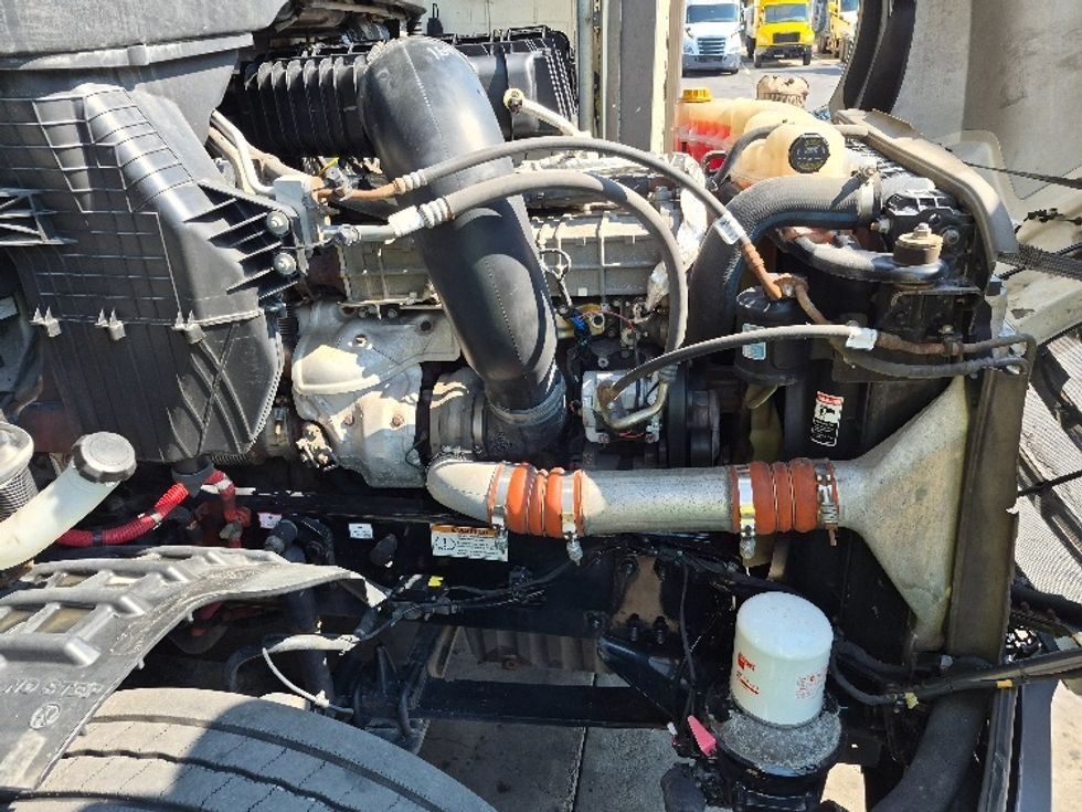 Day Cab Tractor-Heavy Duty Tractors-Freightliner-2022-T12664ST-Harrisburg-PA-796,667\n\t\tmiles-$ 29,500 - Image 15