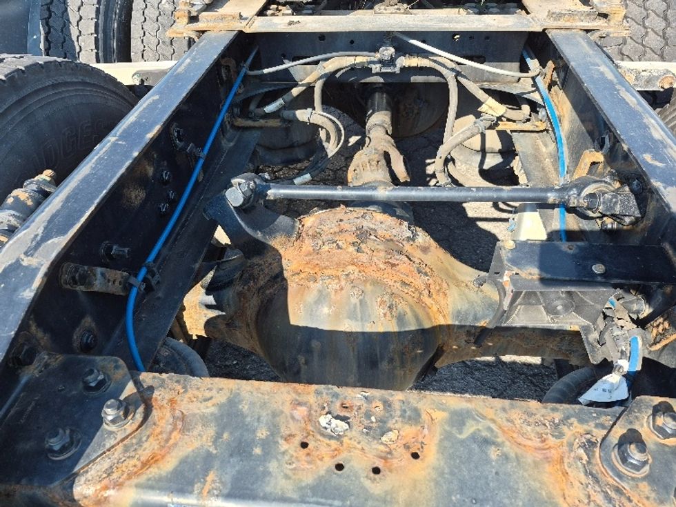 Day Cab Tractor-Heavy Duty Tractors-Freightliner-2022-T12664ST-Harrisburg-PA-796,667\n\t\tmiles-$ 29,500 - Image 6