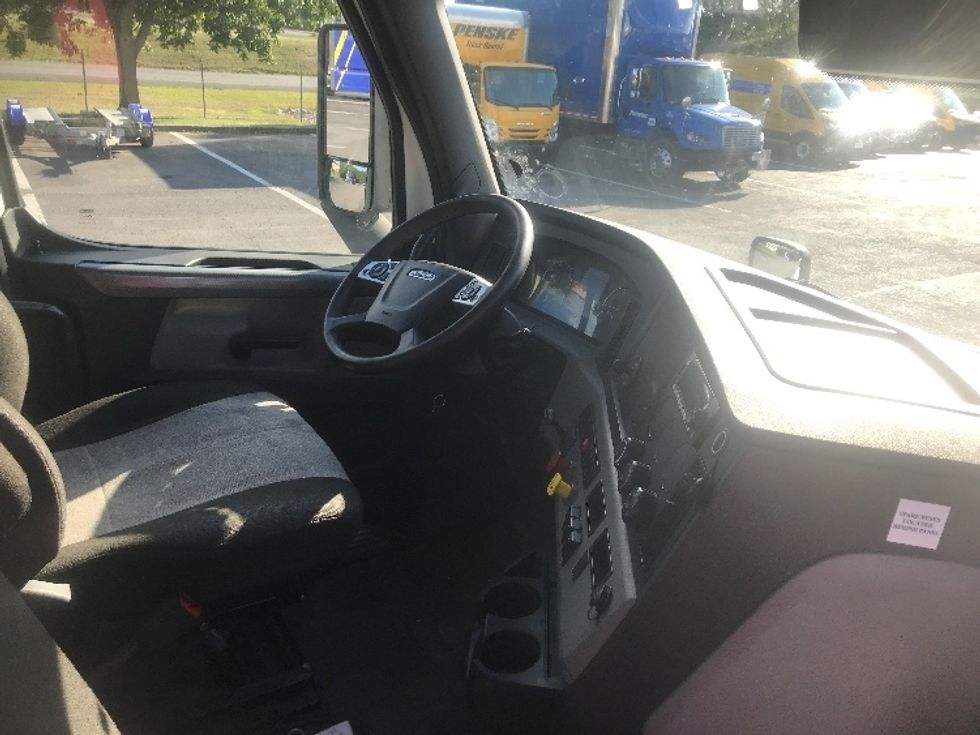 Day Cab Tractor-Heavy Duty Tractors-Freightliner-2022-T12664ST-Harrisburg-PA-796,838\n\t\tmiles-$ 34,000 - Image 14