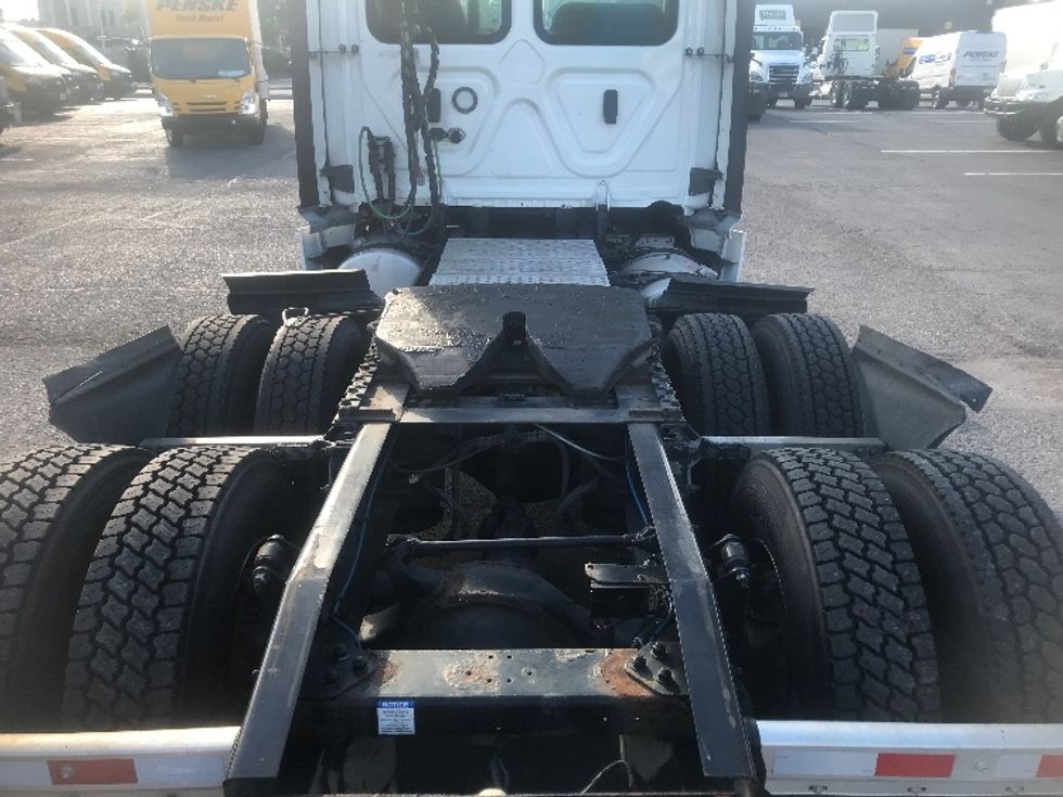 Day Cab Tractor-Heavy Duty Tractors-Freightliner-2022-T12664ST-Harrisburg-PA-796,838\n\t\tmiles-$ 34,000 - Image 6