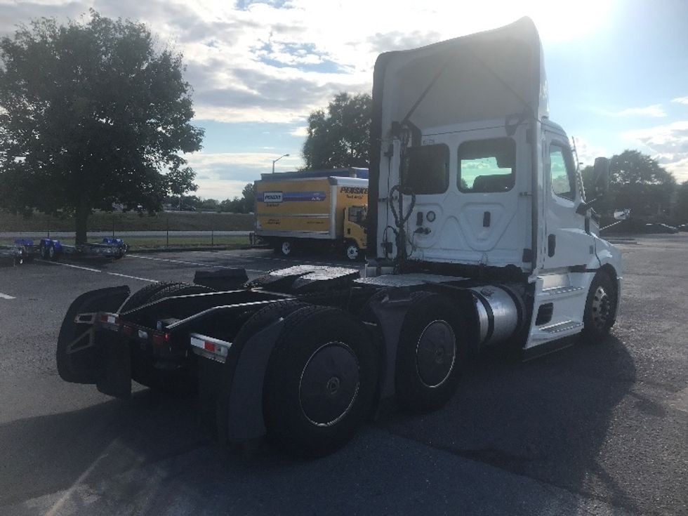 Day Cab Tractor-Heavy Duty Tractors-Freightliner-2022-T12664ST-Harrisburg-PA-796,838\n\t\tmiles-$ 34,000 - Image 7