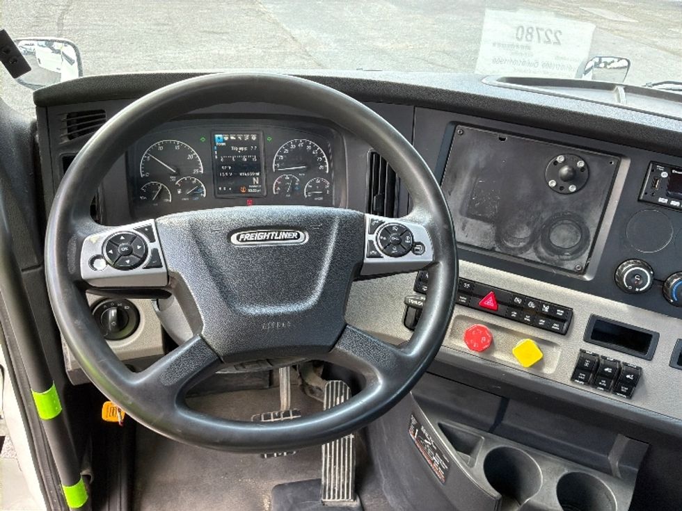 Day Cab Tractor-Heavy Duty Tractors-Freightliner-2022-T12664ST-Harrisburg-PA-816,244\n\t\tmiles-$ 29,500 - Image 11