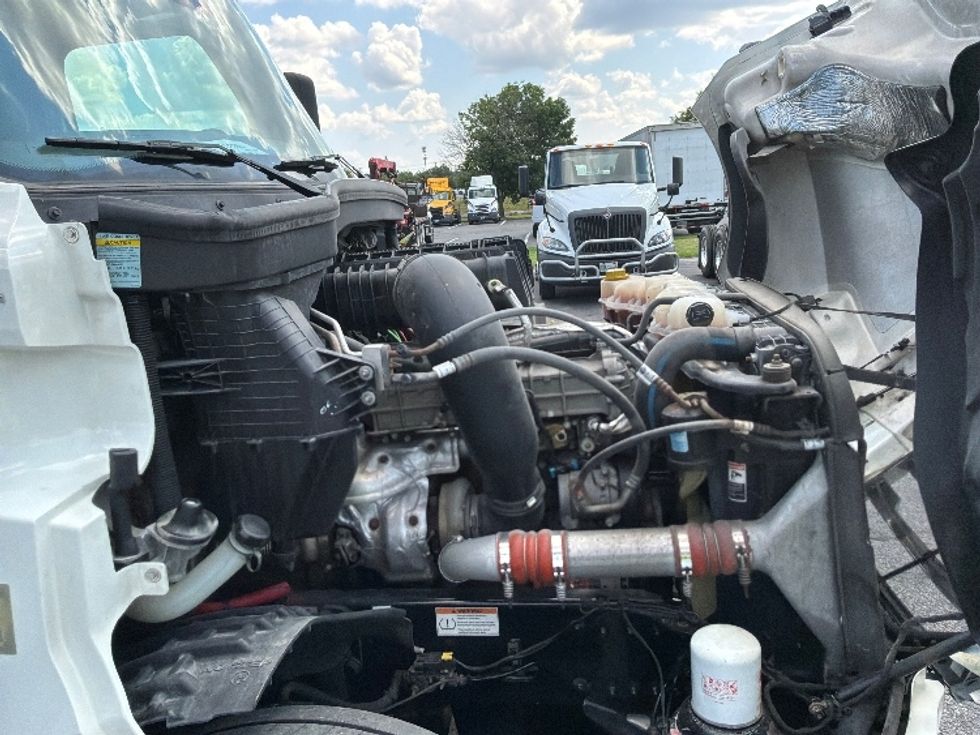 Day Cab Tractor-Heavy Duty Tractors-Freightliner-2022-T12664ST-Harrisburg-PA-816,244\n\t\tmiles-$ 29,500 - Image 15