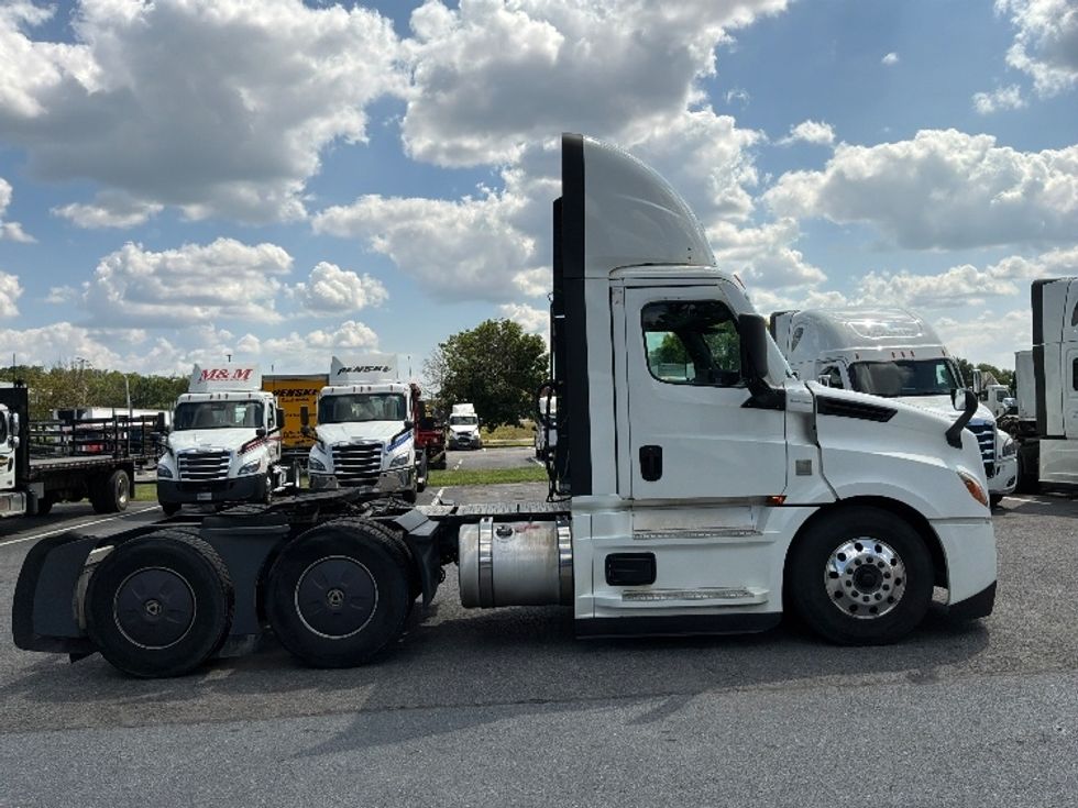 Day Cab Tractor-Heavy Duty Tractors-Freightliner-2022-T12664ST-Harrisburg-PA-816,244\n\t\tmiles-$ 29,500 - Image 8