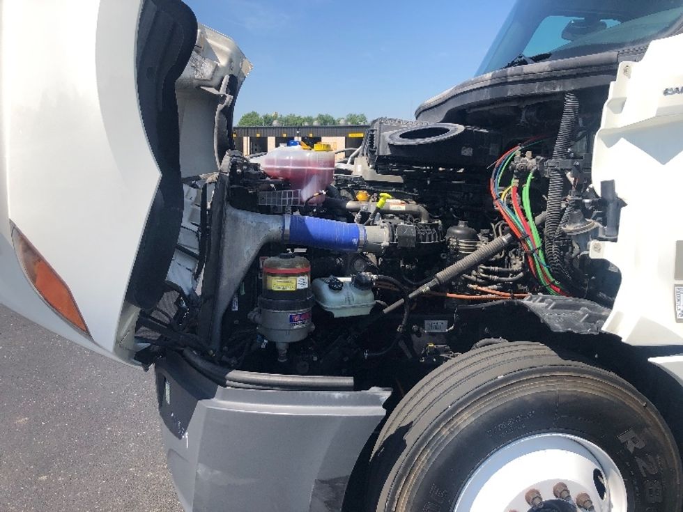 Day Cab Tractor-Heavy Duty Tractors-Freightliner-2022-T12664ST-Indianapolis-IN-364,074\n\t\tmiles-$ 65,500 - Image 16