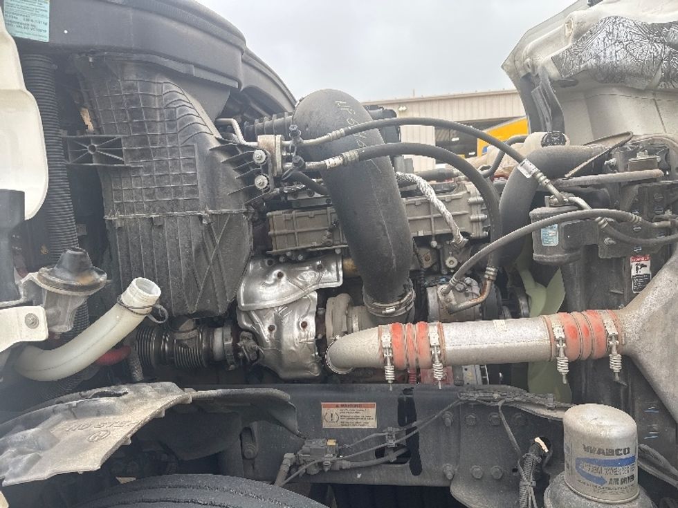 Day Cab Tractor-Heavy Duty Tractors-Freightliner-2022-T12664ST-Jackson-MS-374,395\n\t\tmiles-$ 68,250 - Image 14