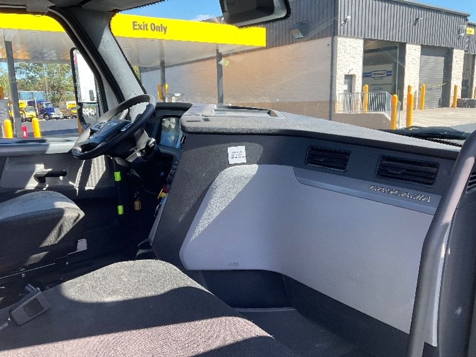 Day Cab Tractor-Heavy Duty Tractors-Freightliner-2022-T12664ST-Jessup-PA-682,153\n\t\tmiles-$ 33,000 - Image 13