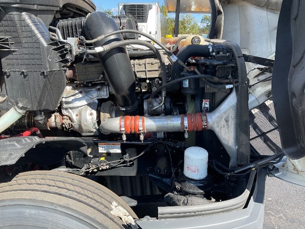 Day Cab Tractor-Heavy Duty Tractors-Freightliner-2022-T12664ST-Jessup-PA-682,153\n\t\tmiles-$ 33,000 - Image 15