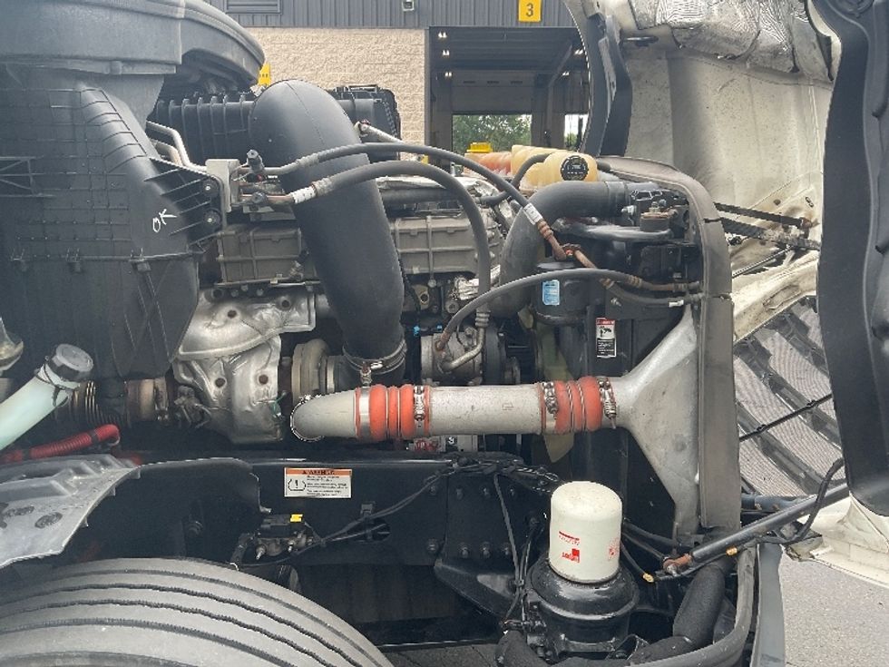 Day Cab Tractor-Heavy Duty Tractors-Freightliner-2022-T12664ST-Jessup-PA-748,956\n\t\tmiles-$ 34,000 - Image 15