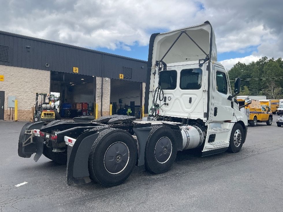 Day Cab Tractor-Heavy Duty Tractors-Freightliner-2022-T12664ST-Jessup-PA-748,956\n\t\tmiles-$ 34,000 - Image 7