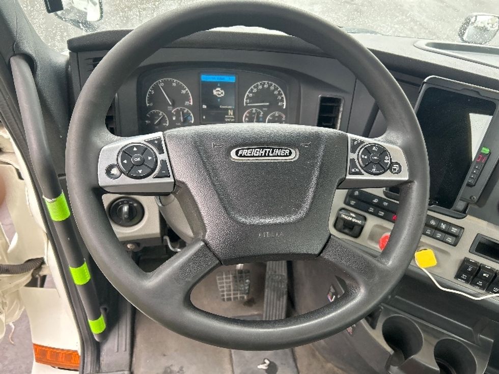 Day Cab Tractor-Heavy Duty Tractors-Freightliner-2022-T12664ST-Jessup-PA-778,077\n\t\tmiles-$ 30,000 - Image 11