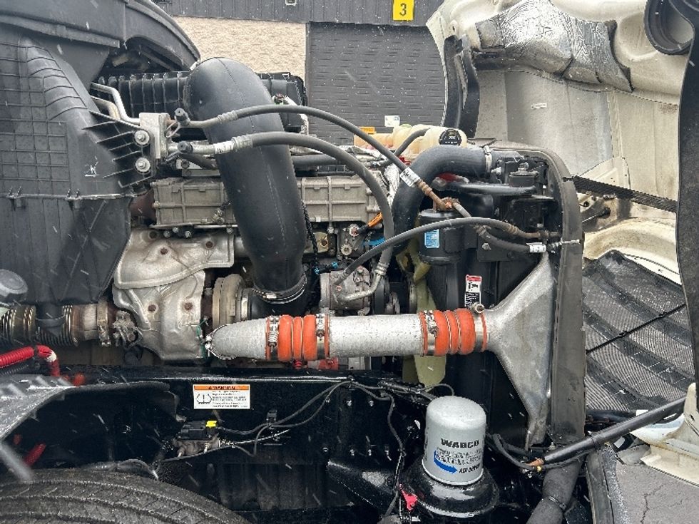 Day Cab Tractor-Heavy Duty Tractors-Freightliner-2022-T12664ST-Jessup-PA-778,077\n\t\tmiles-$ 30,000 - Image 15