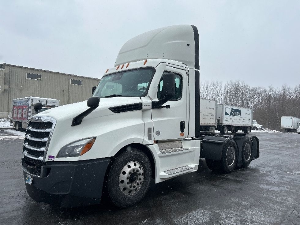 Day Cab Tractor-Heavy Duty Tractors-Freightliner-2022-T12664ST-Jessup-PA-778,077\n\t\tmiles-$ 30,000 - Image 3