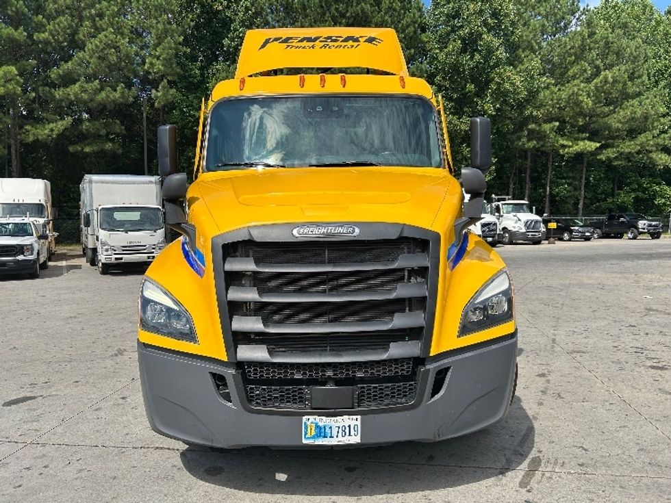 Day Cab Tractor-Heavy Duty Tractors-Freightliner-2022-T12664ST-Kennesaw-GA-177,977\n\t\tmiles-$ 80,250 - Image 2