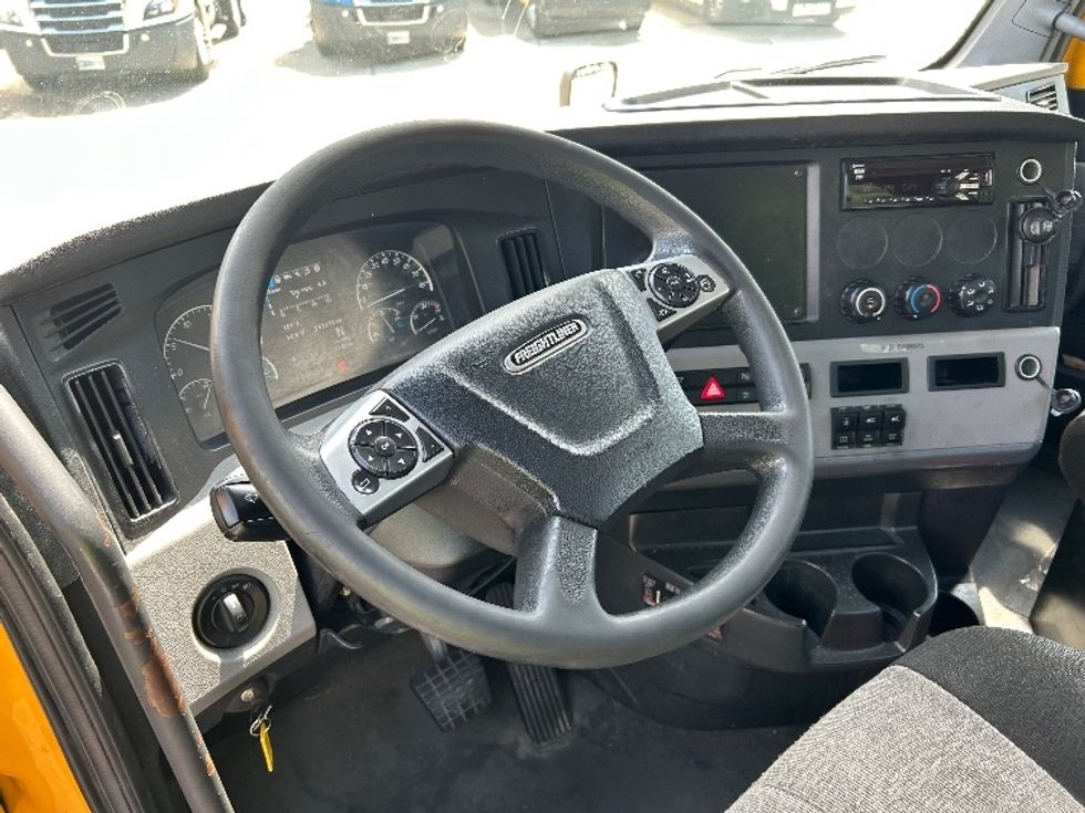 Day Cab Tractor-Heavy Duty Tractors-Freightliner-2022-T12664ST-Kennesaw-GA-244,402\n\t\tmiles-$ 77,500 - Image 11