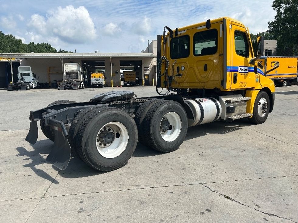 Day Cab Tractor-Heavy Duty Tractors-Freightliner-2022-T12664ST-Kennesaw-GA-244,402\n\t\tmiles-$ 77,500 - Image 7