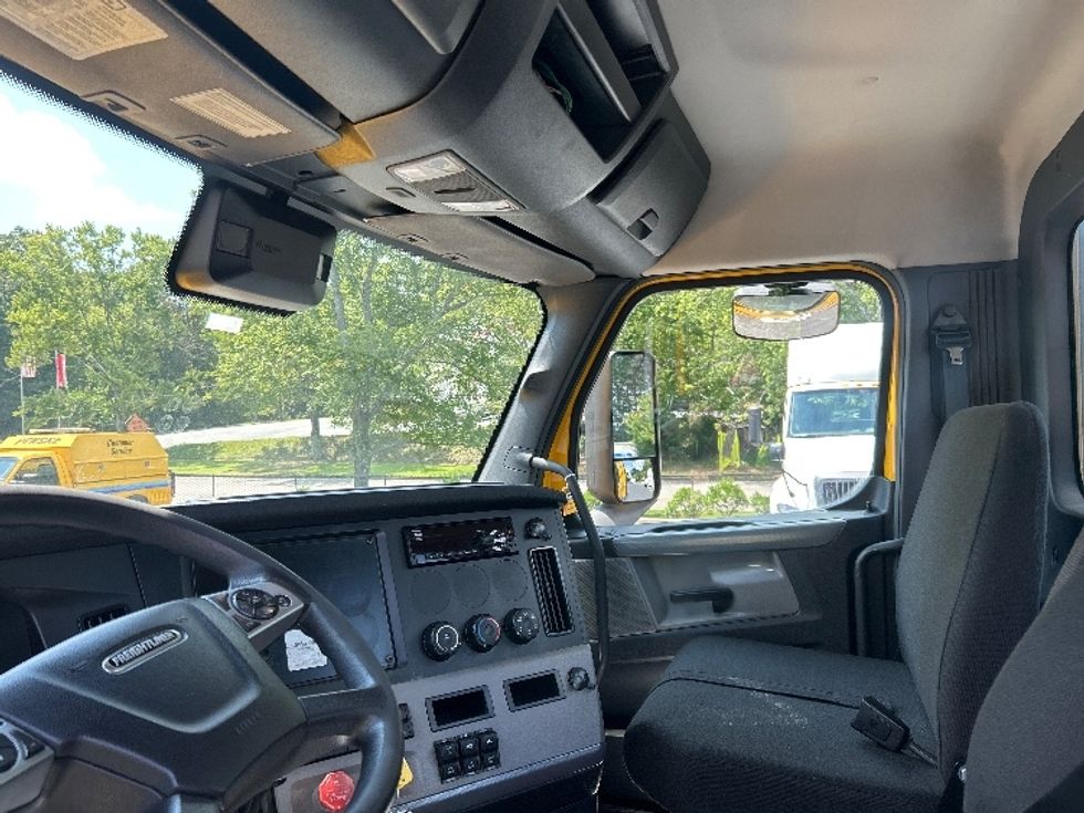 Day Cab Tractor-Heavy Duty Tractors-Freightliner-2022-T12664ST-Lithia Springs-GA-172,185\n\t\tmiles-$ 80,500 - Image 10