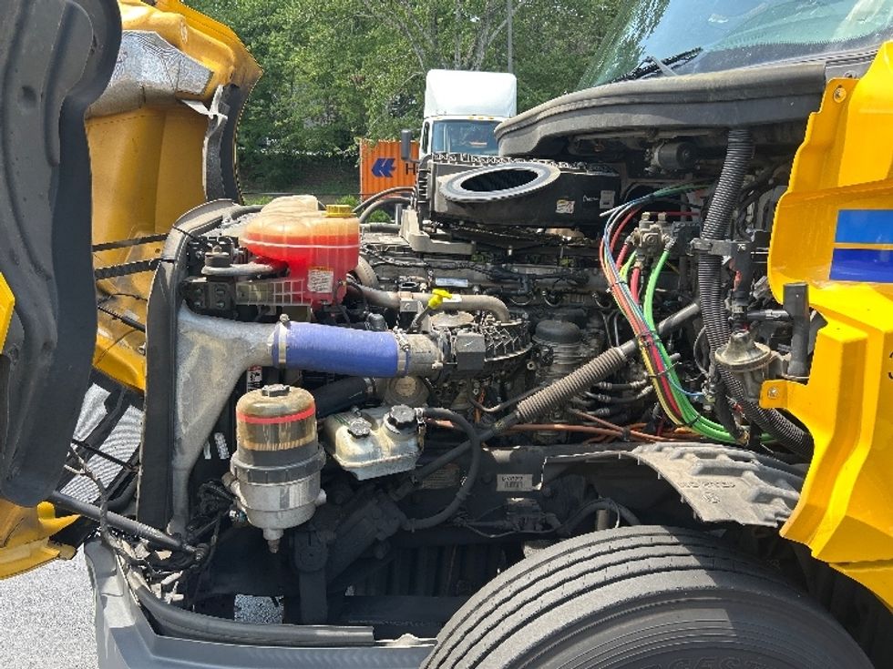 Day Cab Tractor-Heavy Duty Tractors-Freightliner-2022-T12664ST-Lithia Springs-GA-172,185\n\t\tmiles-$ 80,500 - Image 16