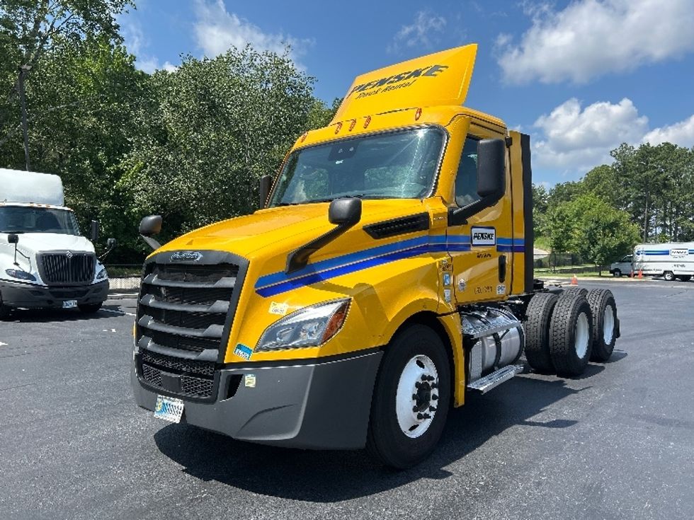 Day Cab Tractor-Heavy Duty Tractors-Freightliner-2022-T12664ST-Lithia Springs-GA-172,185\n\t\tmiles-$ 80,500 - Image 3