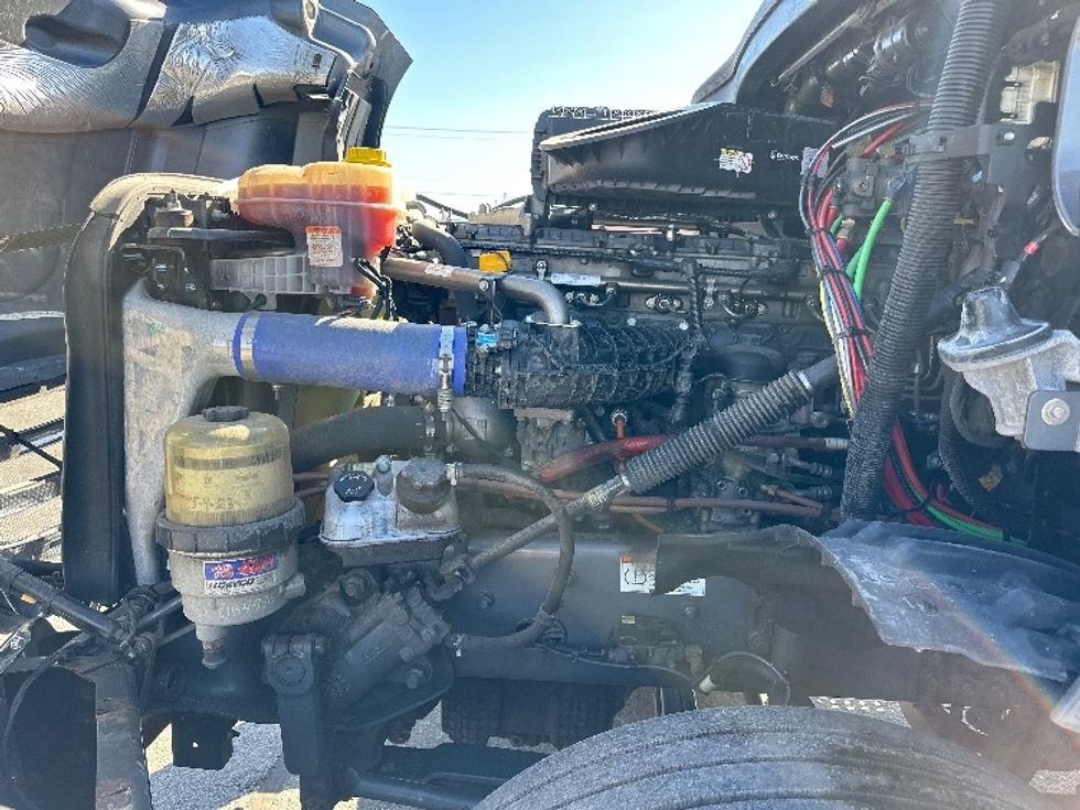 Day Cab Tractor-Heavy Duty Tractors-Freightliner-2022-T12664ST-Londonderry-NH-234,221\n\t\tmiles-$ 88,250 - Image 16