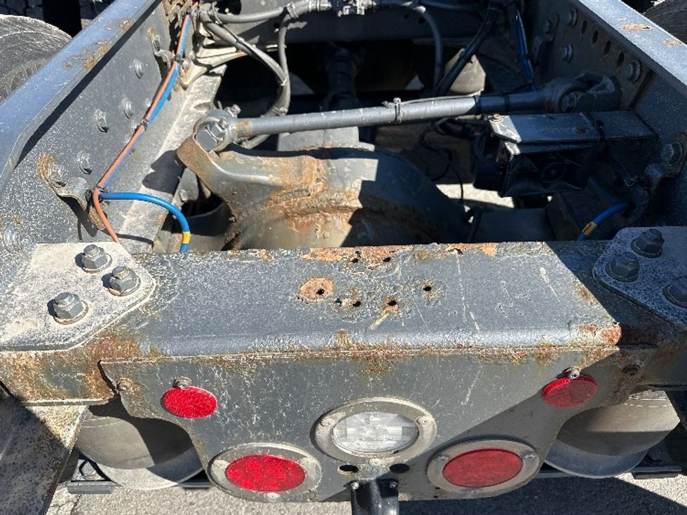 Day Cab Tractor-Heavy Duty Tractors-Freightliner-2022-T12664ST-Londonderry-NH-234,221\n\t\tmiles-$ 88,250 - Image 17